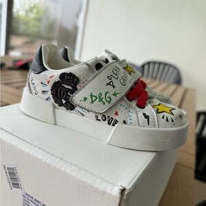 Dolce & Gabbana Kids White Leather Sneakers with Red Laces and Yellow Star